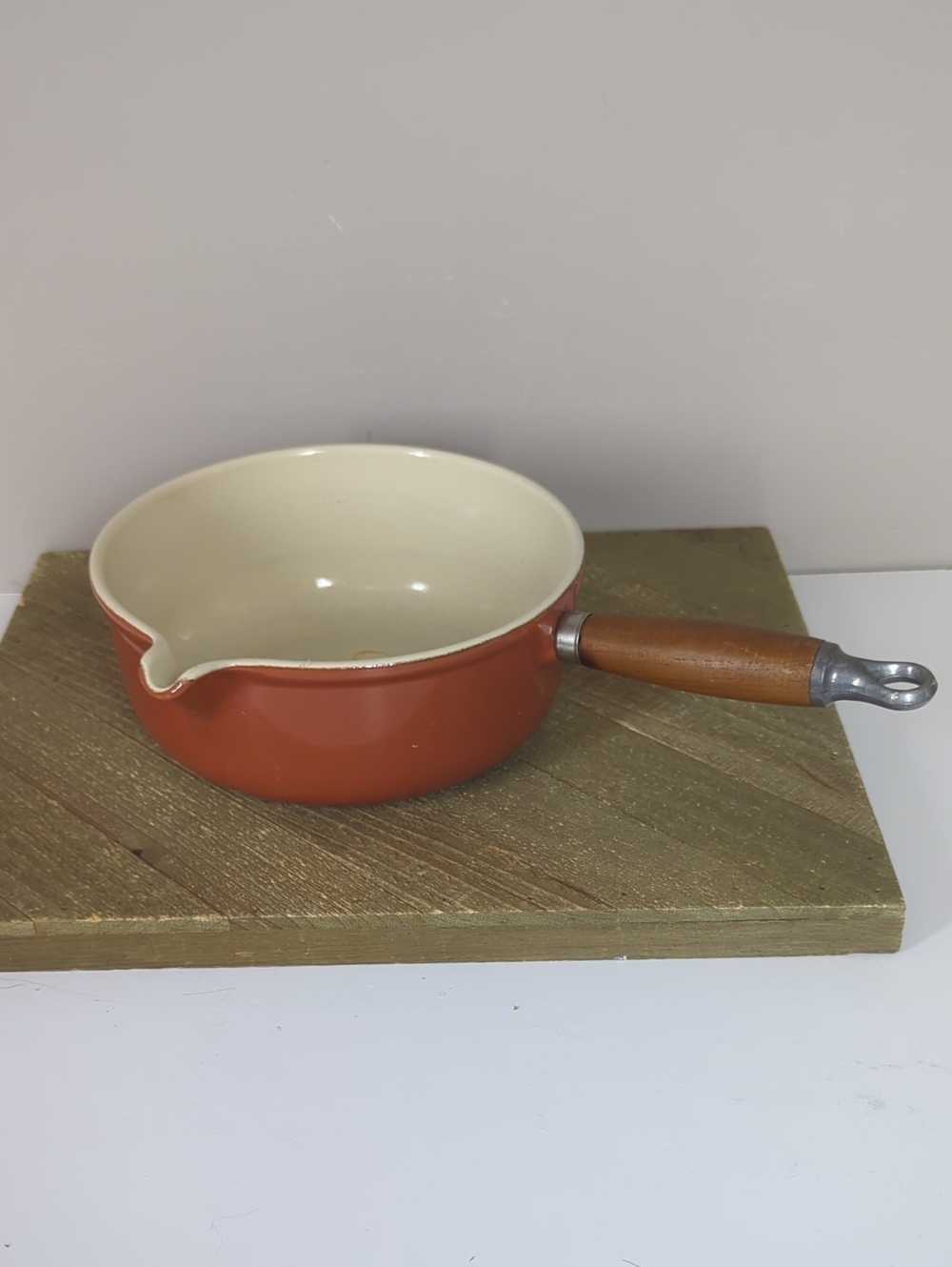 Vintage Le Creuset Ceramic Orange Pouring Saucepan with Wooden Handle 20